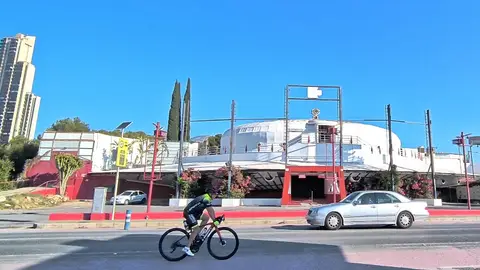 El PSOE de Benidorm pide salvar el platillo volante del Vial Discotecas y el PP lo tilda de "ocurrencia" El PSOE de Benidorm pide salvar el platillo volante del Vial Discotecas y el PP lo tilda de "ocurrencia"