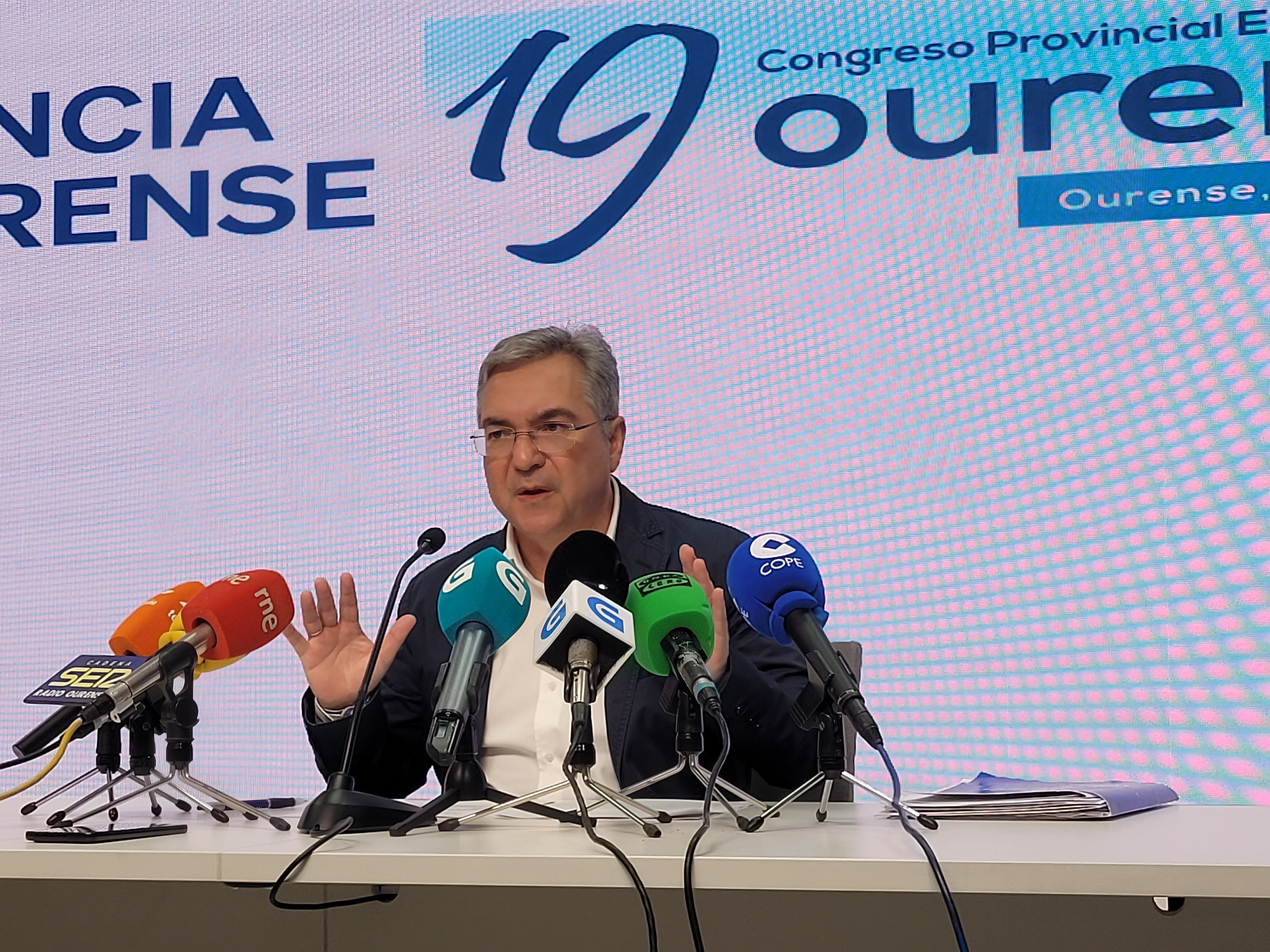 Luis Menor presenta a súa candidatura á presidencia do Partido Popular de Ourense Luis Menor presenta a súa candidatura á presidencia do Partido Popular de Ourense