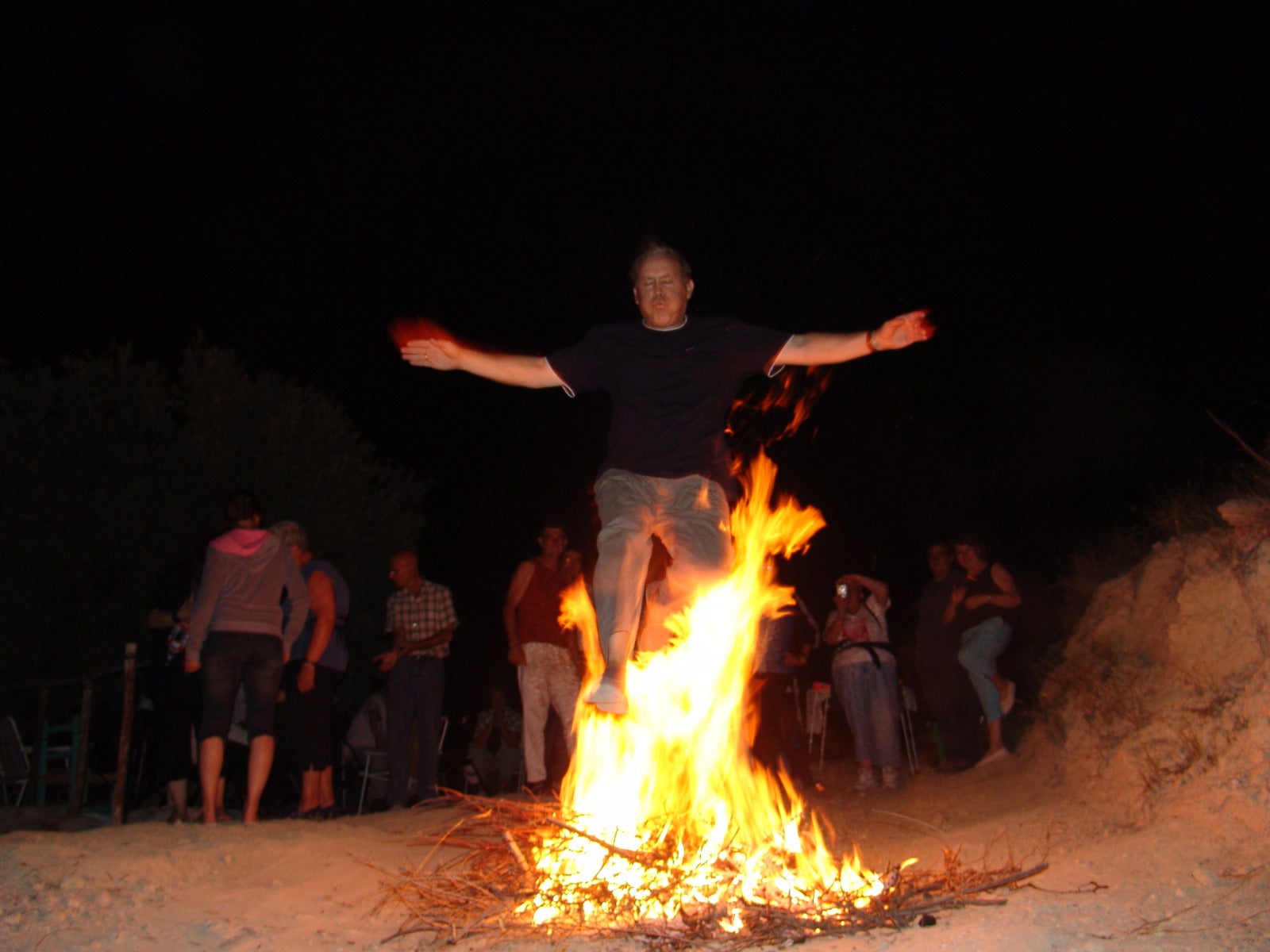 Pedro Amorós nos cuenta en Más de uno Alicante los rituales mágicos de la noche de San Juan Pedro Amorós nos cuenta en Más de uno Alicante los rituales mágicos de la noche de San Juan