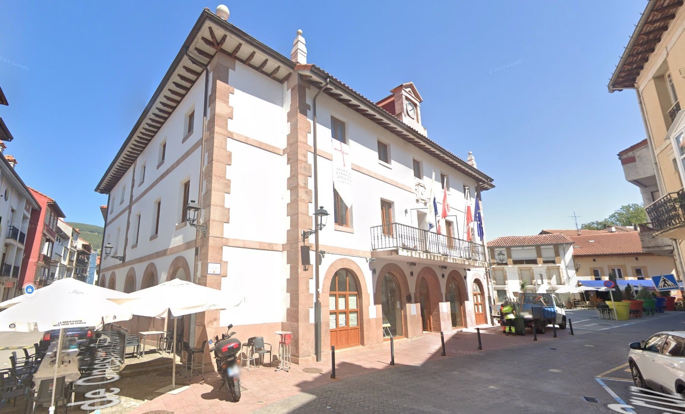 La alcaldesa de Ampuero del PP rompe el pacto de gobierno con el PRC La alcaldesa de Ampuero del PP rompe el pacto de gobierno con el PRC