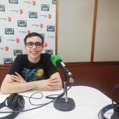 Adrián Garrigós en los estudios de Onda Cero Ciudad Real