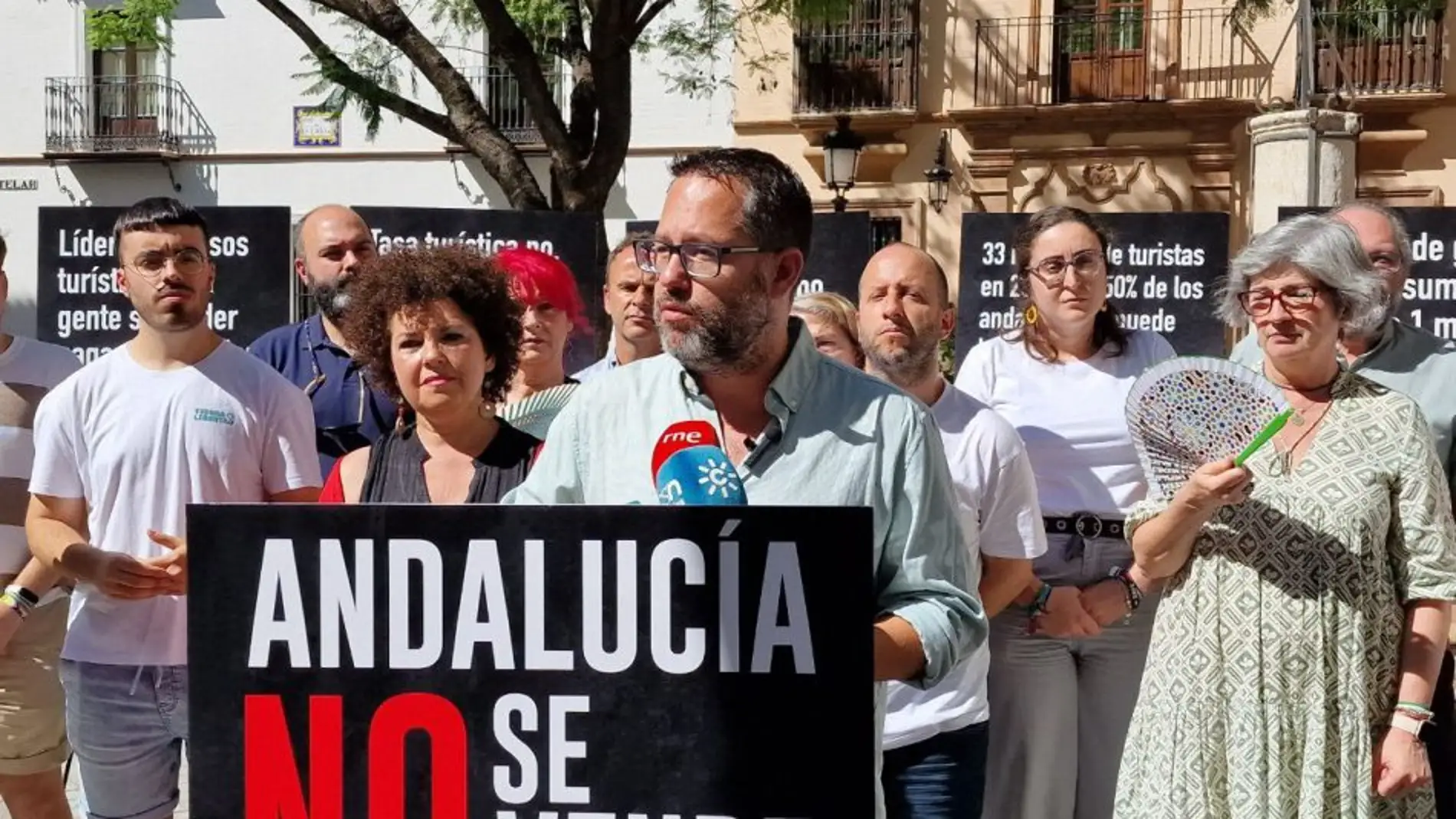 Adelante Andalucía arranca en Sevilla una campaña contra la turistificación