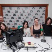 Alumnas, alumno y profesor del I.E.S. 'Bernardo Balbuena'