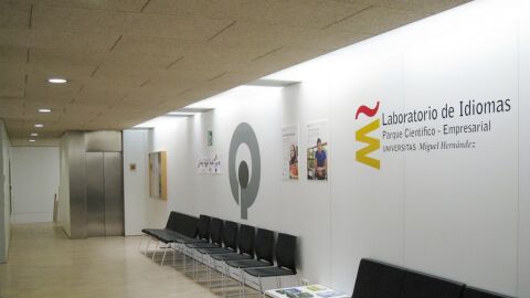 Hall del Centro de Idiomas UMH