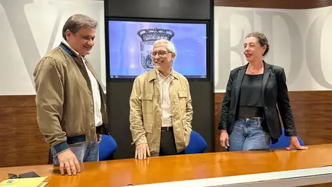Alejandro Suárez, Gaspar Llamazares y Cristina Pontón. Alejandro Suárez, Gaspar Llamazares y Cristina Pontón