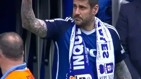 16-6 Melendi cantó en la previa de la idea del playoff 16-6 Melendi cantó en la previa de la idea del playoff