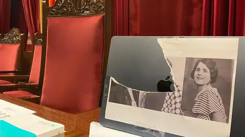 Los retratos de represaliadas del franquismo en el Parlament balear. Los retratos de represaliadas del franquismo en el Parlament balear.