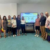 La directora de Innovación e Inclusión junto a los profesores creadores del proyecto y la edil de Educación de Villajoyosa