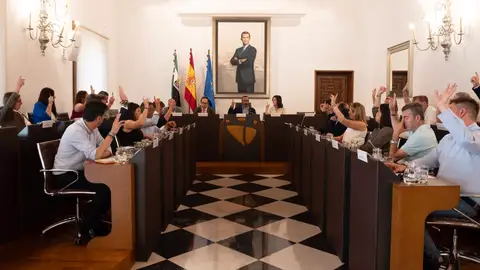 La Diputación de Cáceres aprueba el plan de inversiones extraordinario de 9,5 millones para los municipios La Diputación de Cáceres aprueba el plan de inversiones extraordinario de 9,5 millones para los municipios