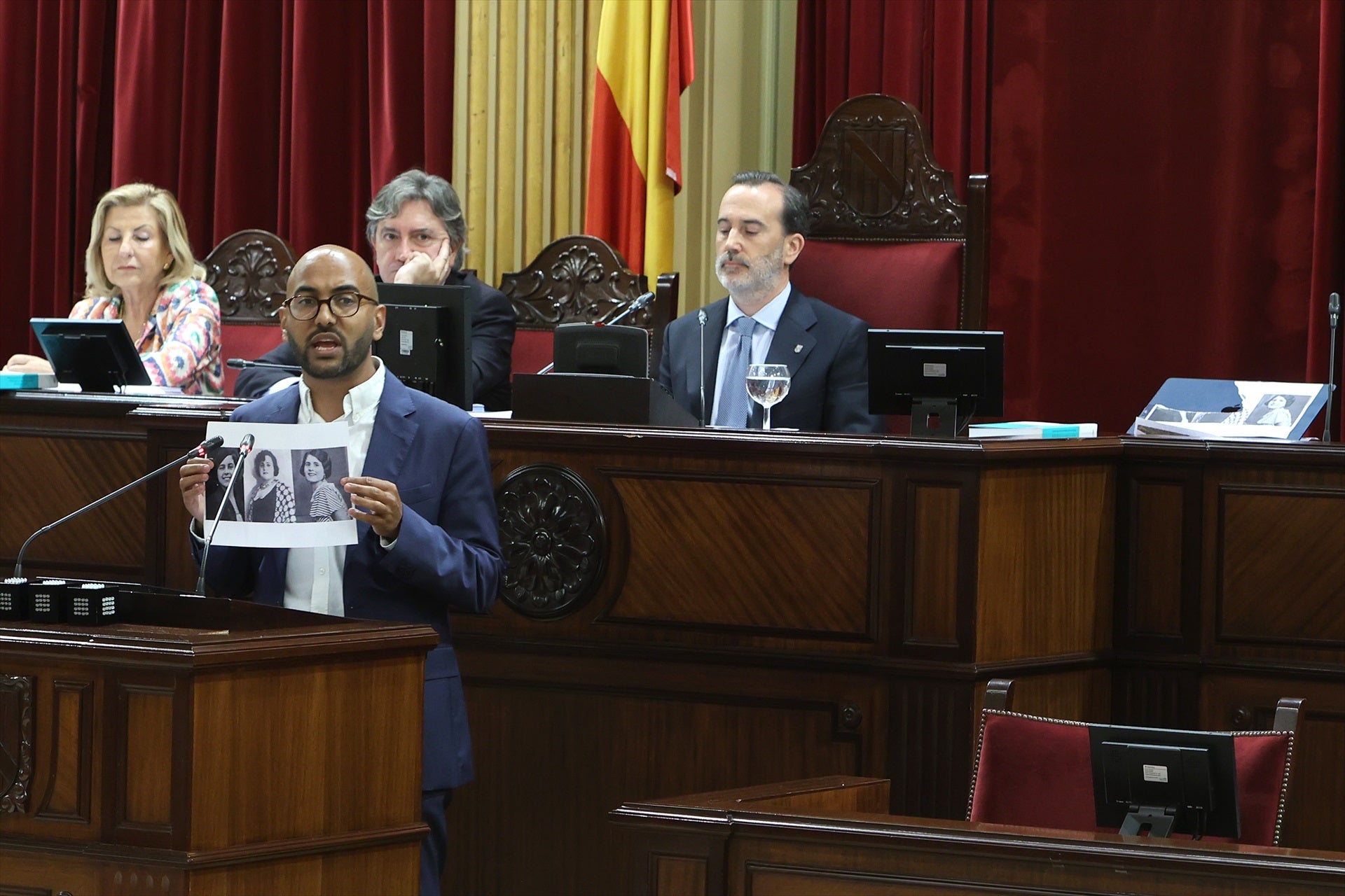 Se le complican las cosas a Le Senne: las víctimas le denuncian por un delito de odio Se le complican las cosas a Le Senne: las víctimas le denuncian por un delito de odio