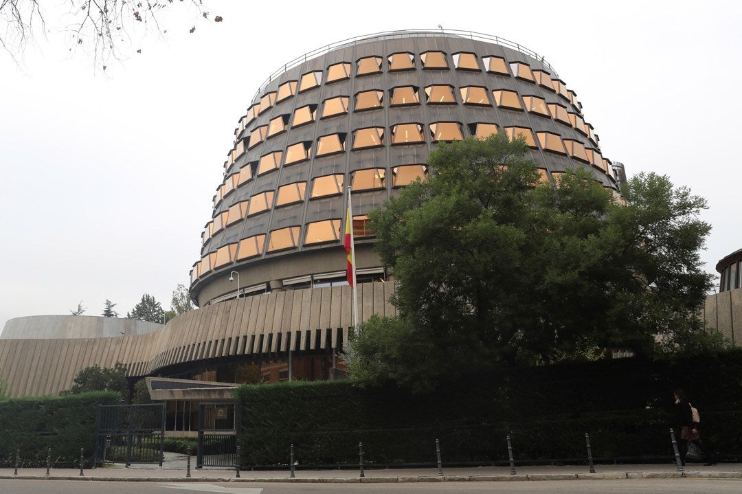 El Constitucional admite el recurso contra el voto delegado de Puigdemont, pero rechaza suspenderlo El Constitucional admite el recurso contra el voto delegado de Puigdemont, pero rechaza suspenderlo
