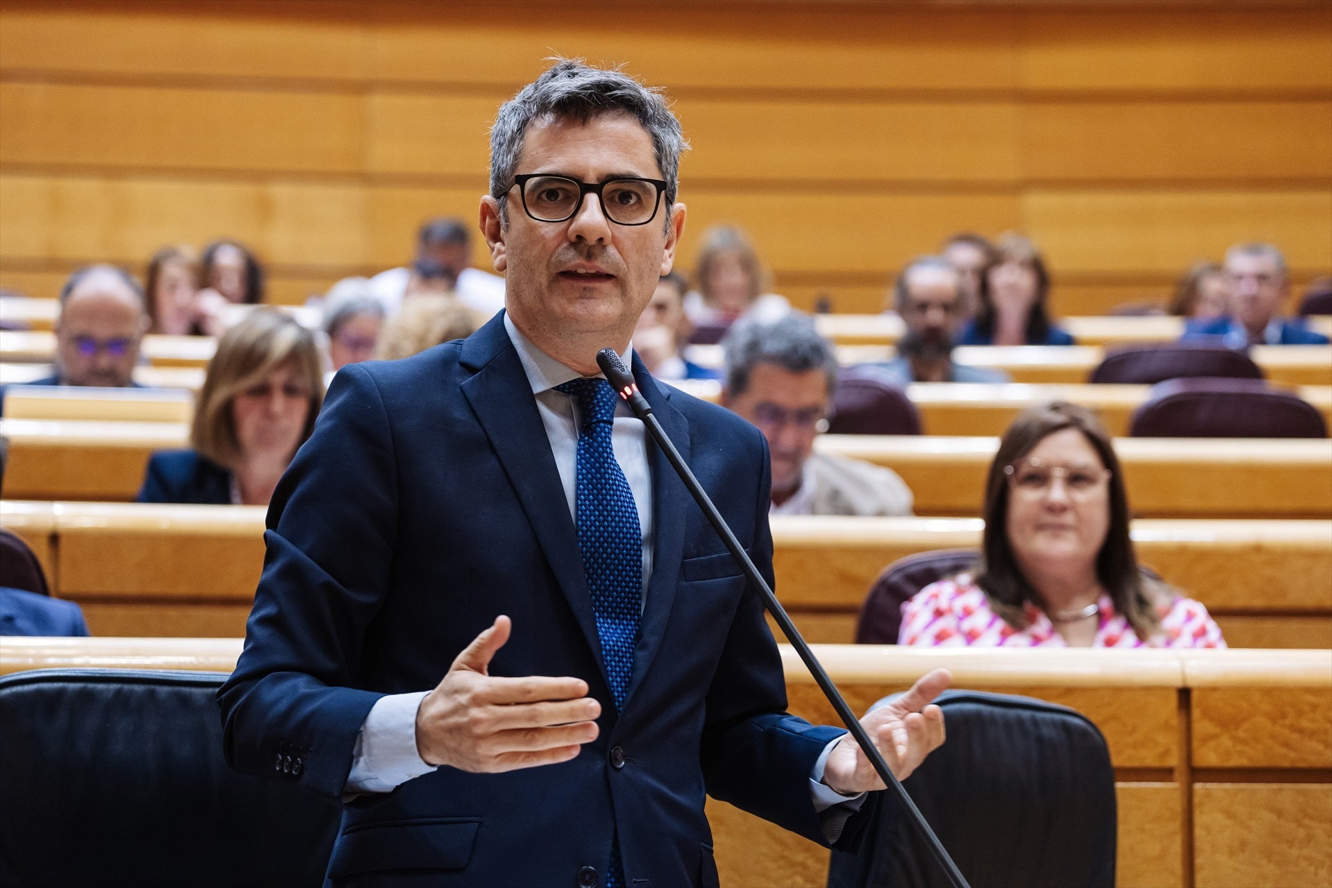 Bolaños exige a Vox que se disculpe por grabar y difundir un vídeo frente a la casa del hermano de Pedro Sánchez Bolaños exige a Vox que se disculpe por grabar y difundir un vídeo frente a la casa del hermano de Pedro Sánchez