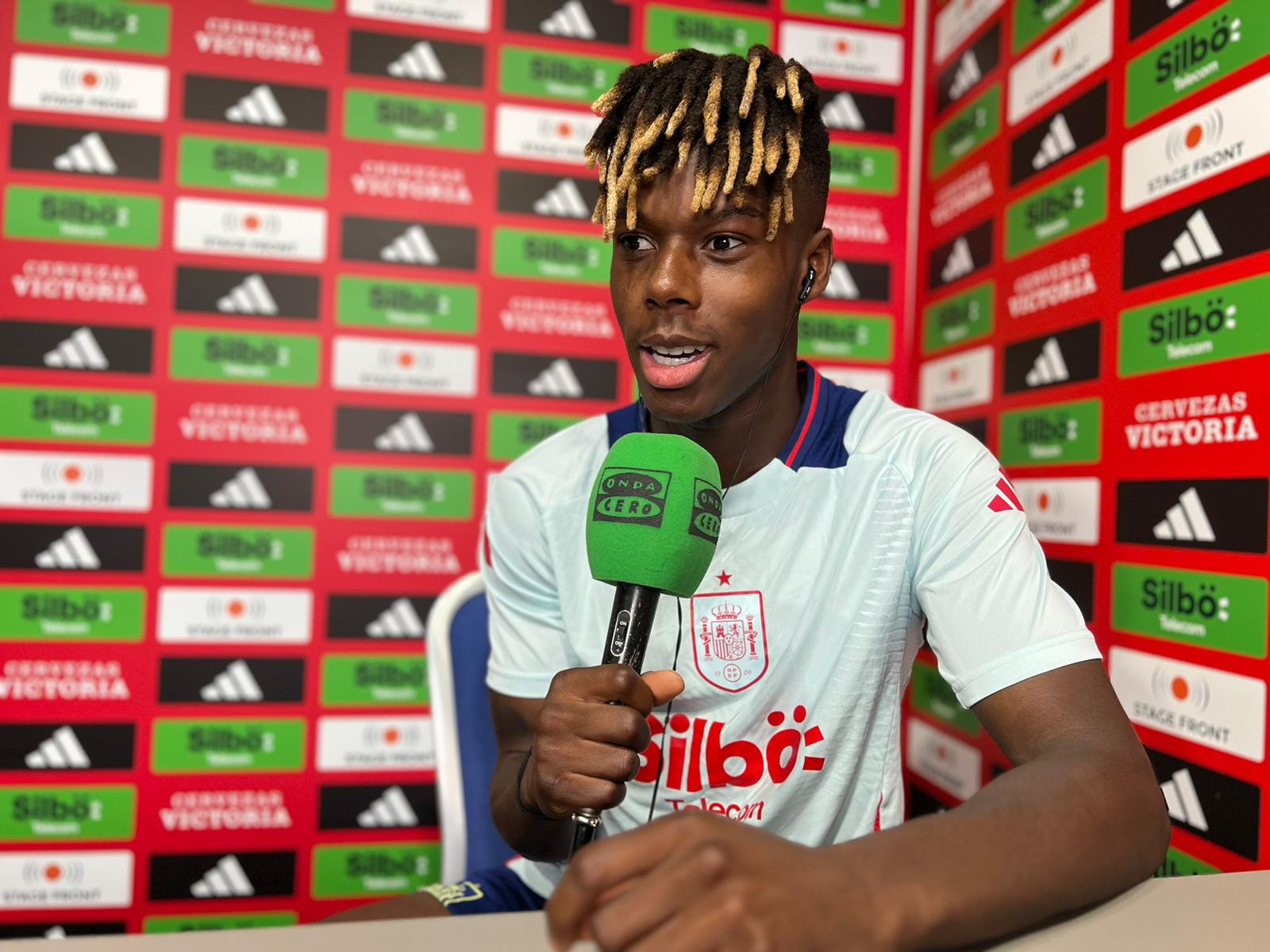 Nico Williams: "Vinicius ha sufrido mucho, pasó de ser el meme de España a un gran jugador" Nico Williams: "Vinicius ha sufrido mucho, pasó de ser el meme de España a un gran jugador"
