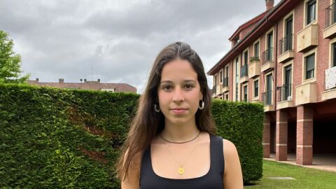 Carmen Ayuela Roz&oacute;n, nota de 14 en la Ebau de Asturias