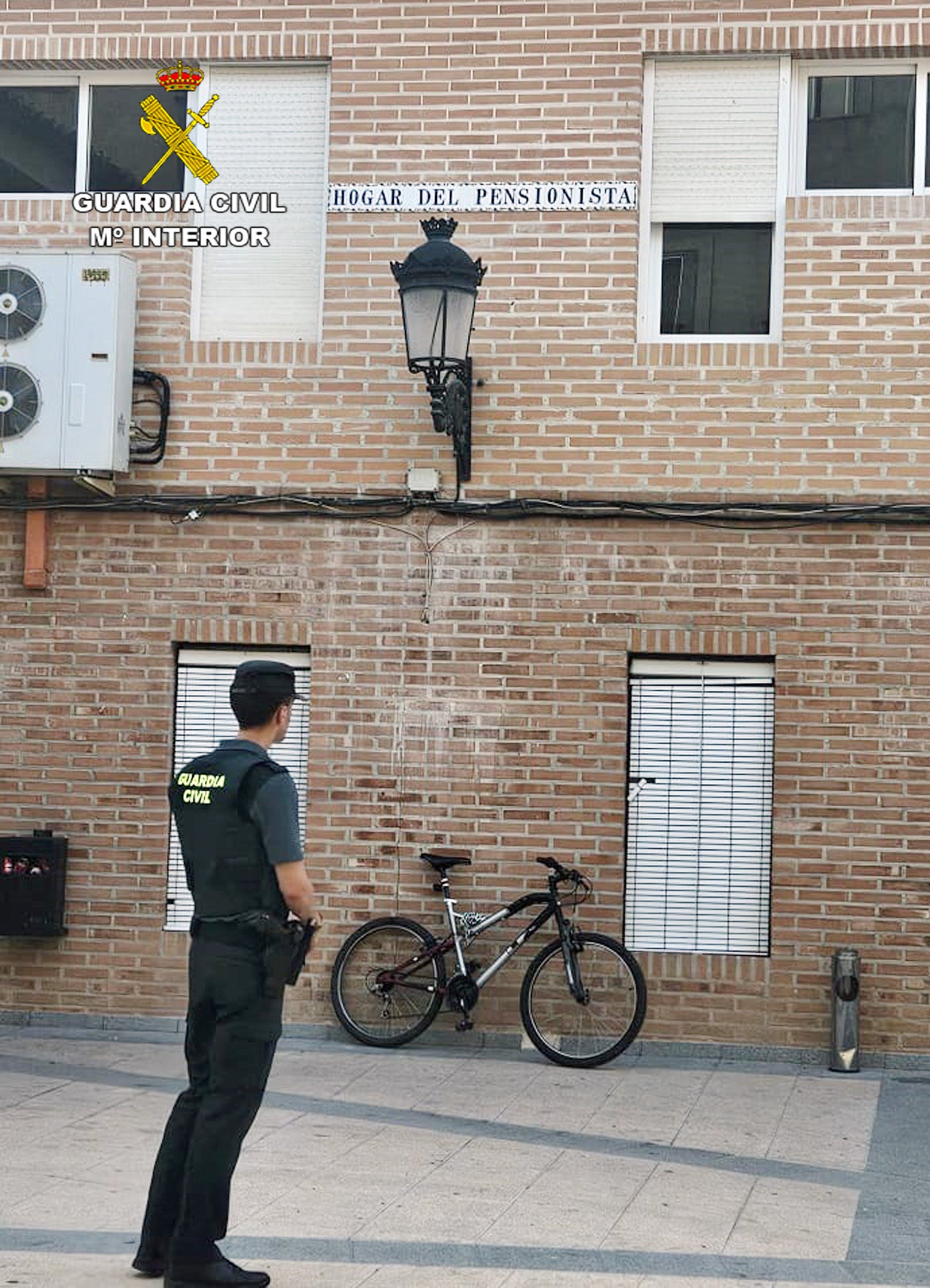 Un punto de consumo de drogas junto al hogar del pensionista de Moratalla (Murcia) crea alarma social entre los vecinos y usuarios Un punto de consumo de drogas junto al hogar del pensionista de Moratalla (Murcia) crea alarma social entre los vecinos y usuarios