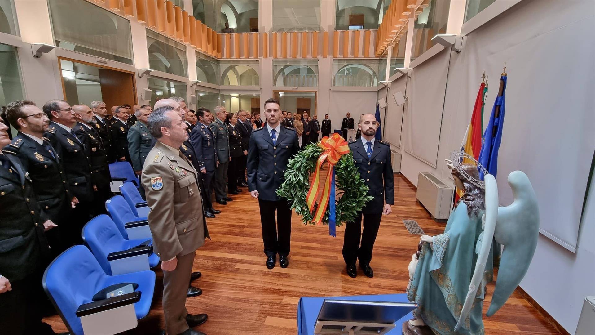 La Policía Nacional celebra en Badajoz un acto en homenaje a los 188 agentes extremeños víctimas del terrorismo La Policía Nacional celebra en Badajoz un acto en homenaje a los 188 agentes extremeños víctimas del terrorismo