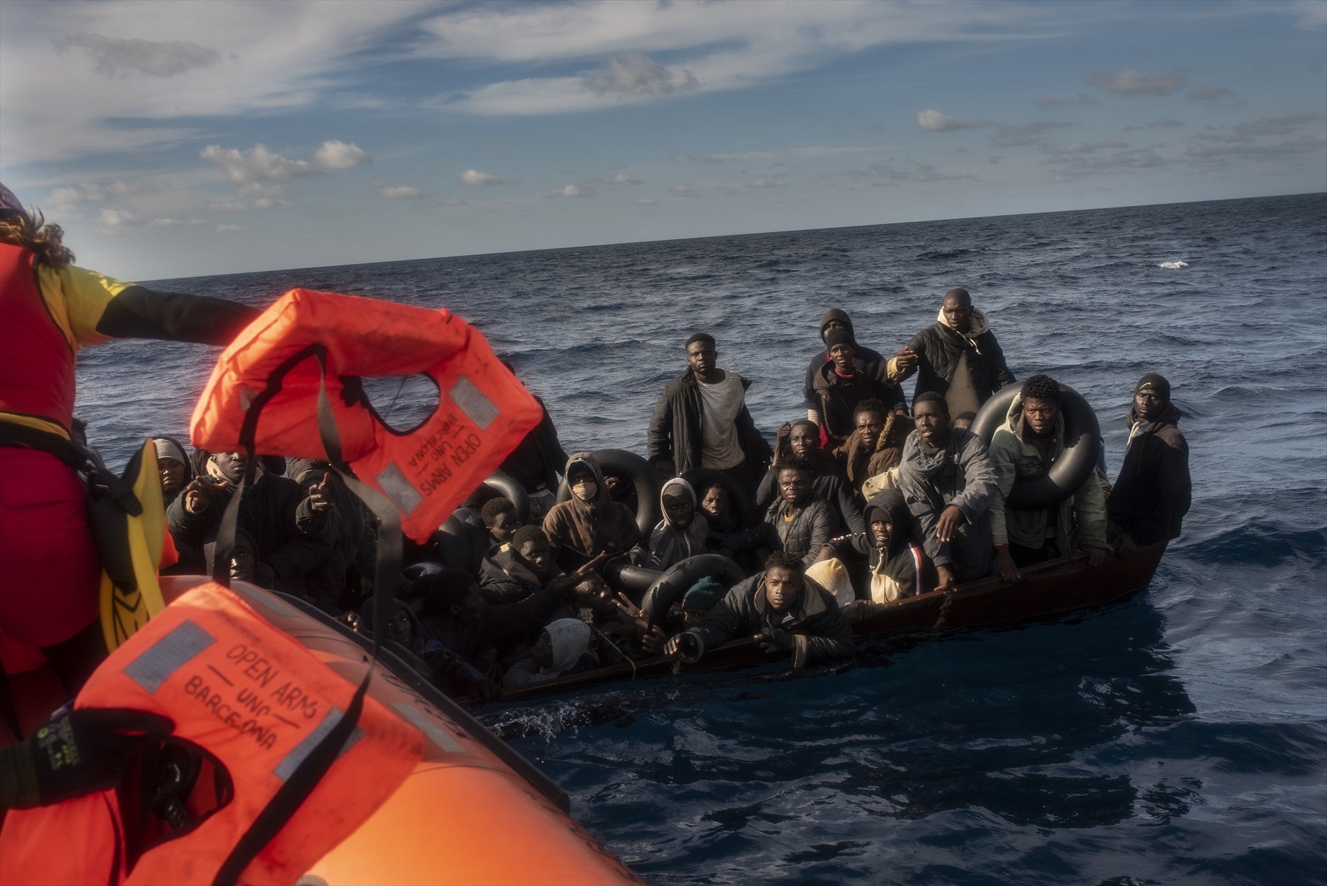 Open Arms rescata més de 130 persones al Mediterrani en pocs dies Open Arms rescata més de 130 persones al Mediterrani en pocs dies