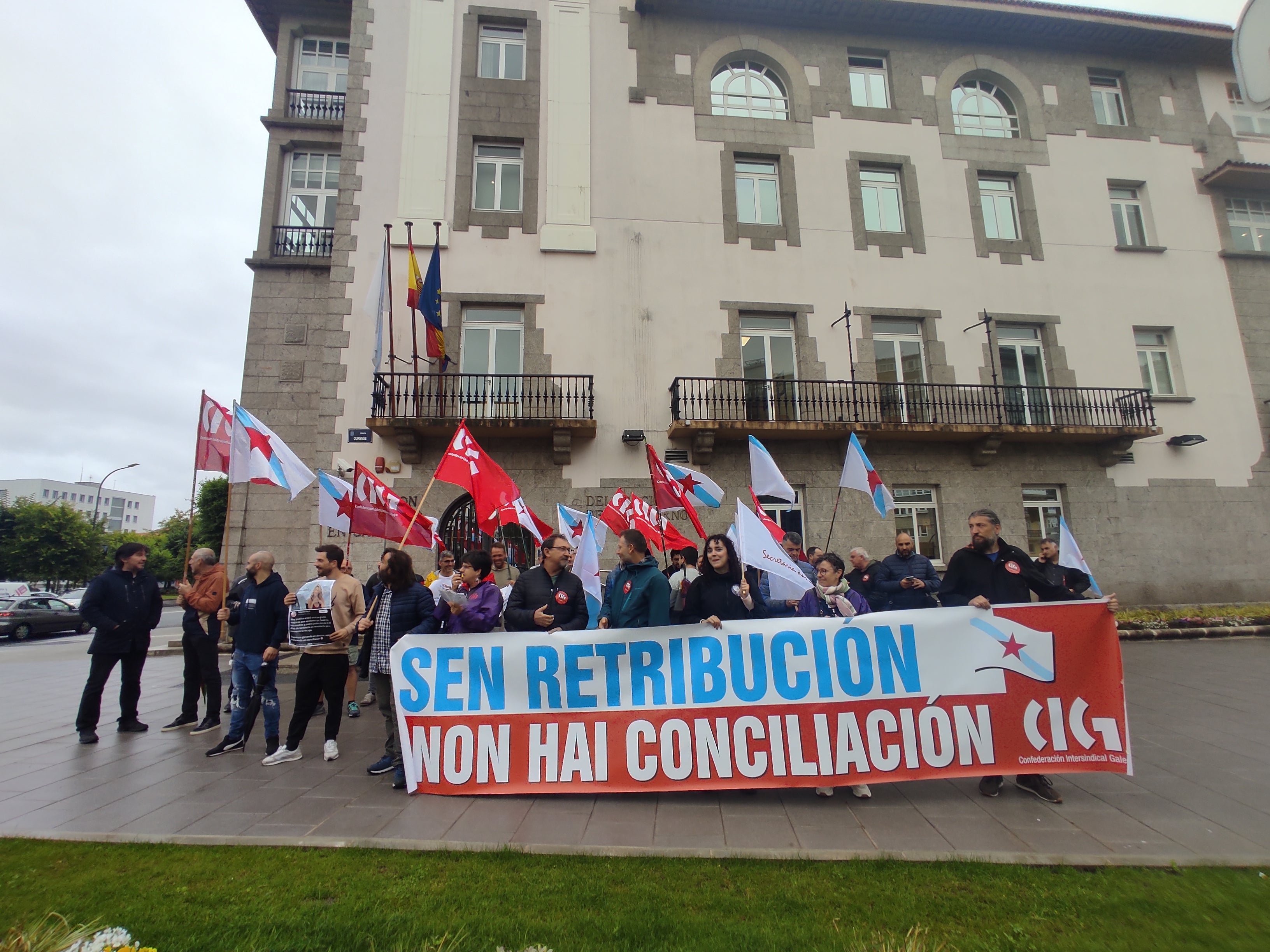 La CIG se concentra en Coruña como crítica al Real Decreto 2/2024: “Queremos conciliar y no renunciar” La CIG se concentra en Coruña como crítica al Real Decreto 2/2024: “Queremos conciliar y no renunciar”