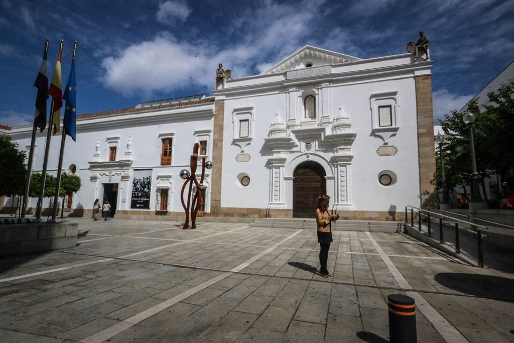 El regadío de Tierra de Barros, el mapa concesional de transporte y la igualdad, al pleno de la Asamblea este jueves El regadío de Tierra de Barros, el mapa concesional de transporte y la igualdad, al pleno de la Asamblea este jueves