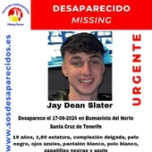 Cartel de la organización SOS Desaparecidos con la imagen de un joven británico desaparecido en Tenerife Cartel de la organización SOS Desaparecidos con la imagen de un joven británico desaparecido en Tenerife