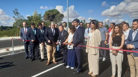 García-Page corta la cinta inaugural de la segunda ronda sur de Ciudad Real