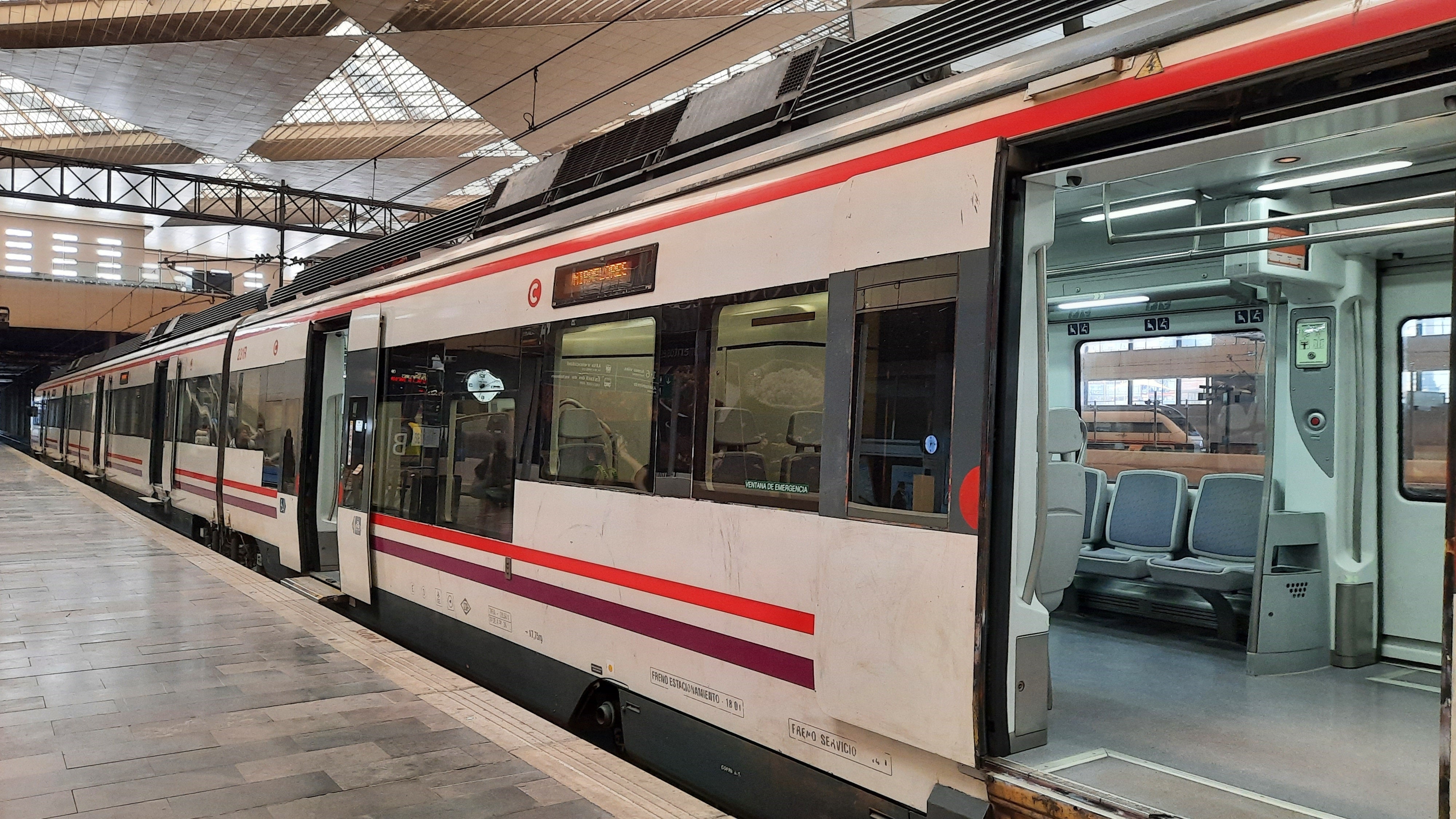 Los trenes que unen Santander con Madrid, Palencia y Valladolid dejan de circular desde el 1 de agosto Los trenes que unen Santander con Madrid, Palencia y Valladolid dejan de circular desde el 1 de agosto