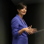 Isabel Rodríguez defensa a capa i espasa la llei estatal de l’habitatge davant membres del Cercle d’Economia i d’altres empresaris Isabel Rodríguez defensa a capa i espasa la llei estatal de l’habitatge davant membres del Cercle d’Economia i d’altres empresaris