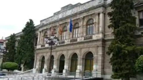 El TSJCyL absuelve a un hombre condenado en Palencia por agresión sexual a un menor .