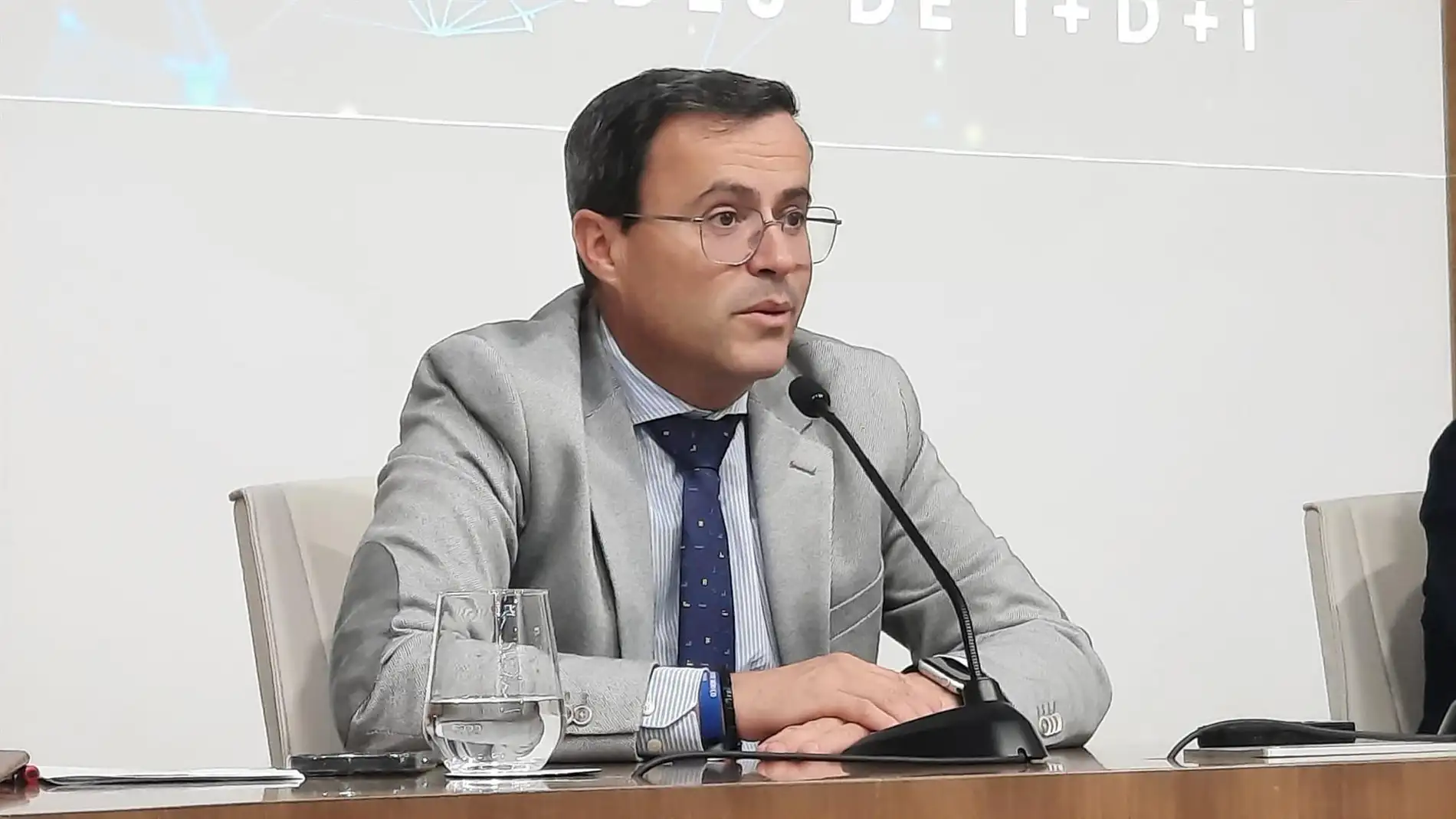 Gallardo no cree en "ninguna" financiación singular, sino en la "singularidad" de los territorios Gallardo no cree en "ninguna" financiación singular, sino en la "singularidad" de los territorios