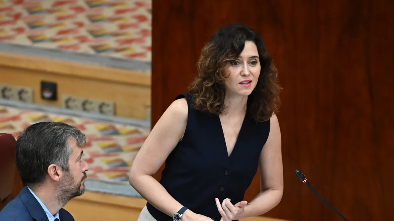 La presidenta de la Comunidad de Madrid, Isabel Díaz Ayuso, interviene en la Asamblea de Madrid