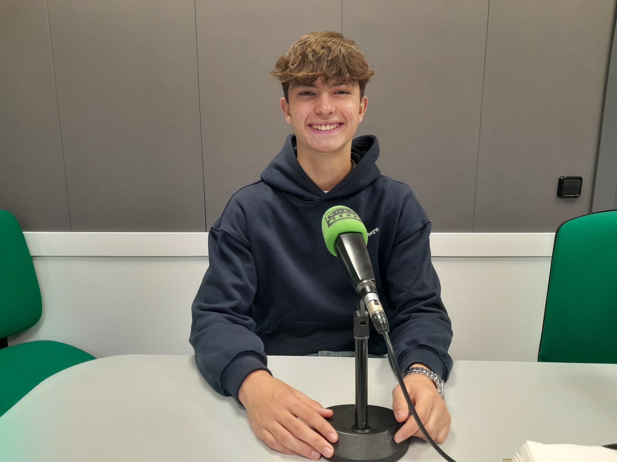 Una promesa del balonmano que da el do de pecho Una promesa del balonmano que da el do de pecho