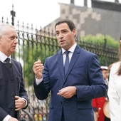 El exlehendakari, Iñigo Urkullu, y el nuevo lehendakari, Imanol Pradales, a su llegada a la toma de posesión de Imanol Pradales de su nuevo cargo El exlehendakari, Iñigo Urkullu, y el nuevo lehendakari, Imanol Pradales, a su llegada a la toma de posesión de Imanol Pradales de su nuevo cargo