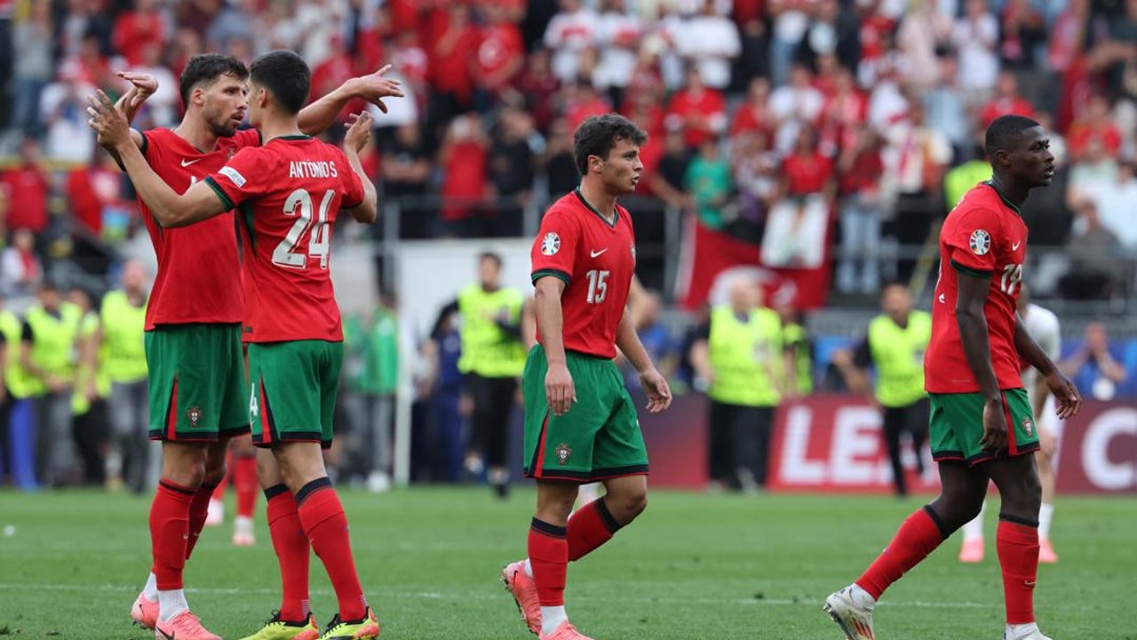Portugal goleia a Turquia e sela classificação como primeiro do grupo