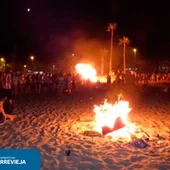 Las playas de Torrevieja repiten el 'lleno' en la noche de hogueras de San Juan Las playas de Torrevieja repiten el 'lleno' en la noche de hogueras de San Juan