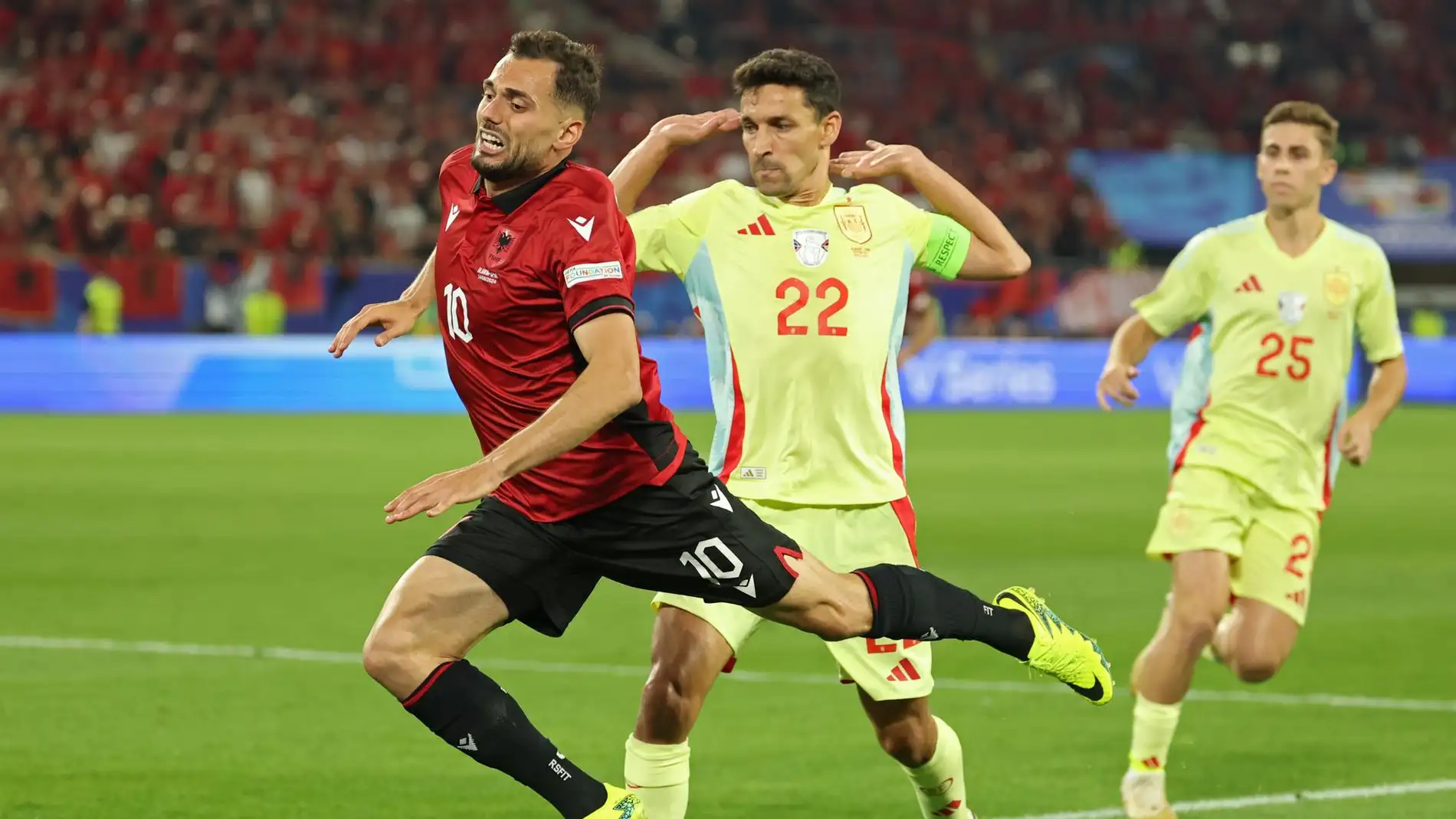 Jesús Navas, titular en la victoria de España ante Albania