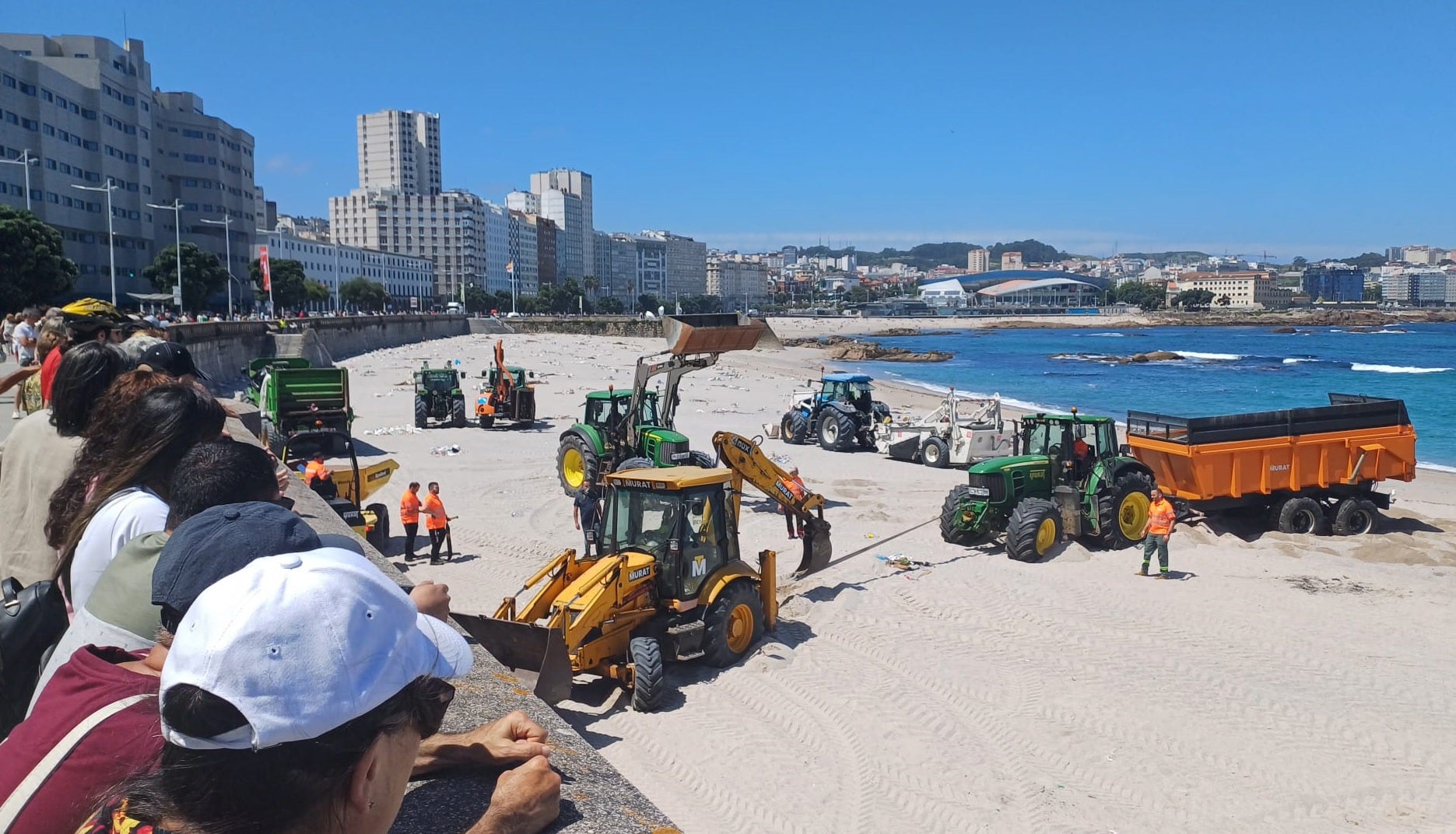 160.000 personas de aquí e de acolá vivieron el San Juan en las calles y las playas de A Coruña 160.000 personas de aquí e de acolá vivieron el San Juan en las calles y las playas de A Coruña