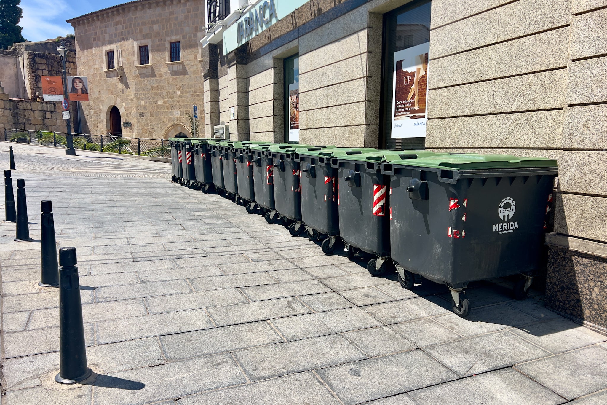 El Ayuntamiento de Mérida ponen en marcha una campaña de concienciación de limpieza viaria El Ayuntamiento de Mérida ponen en marcha una campaña de concienciación de limpieza viaria