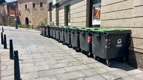 El Ayuntamiento de Mérida ponen en marcha una campaña de concienciación de limpieza viaria El Ayuntamiento de Mérida ponen en marcha una campaña de concienciación de limpieza viaria
