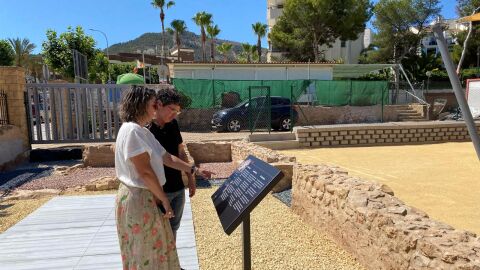 Carolina Frías con el arquitecto municipal de L&#39;Alfàs