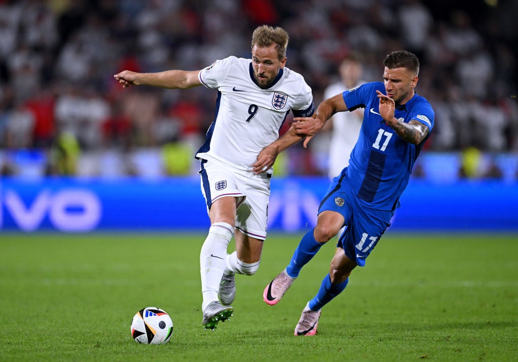 Inglaterra vuelve a decepcionar, aunque termina primera Inglaterra vuelve a decepcionar, aunque termina primera