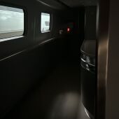 Un vagón a oscuras en un tren Avant Ciudad Real-Madrid