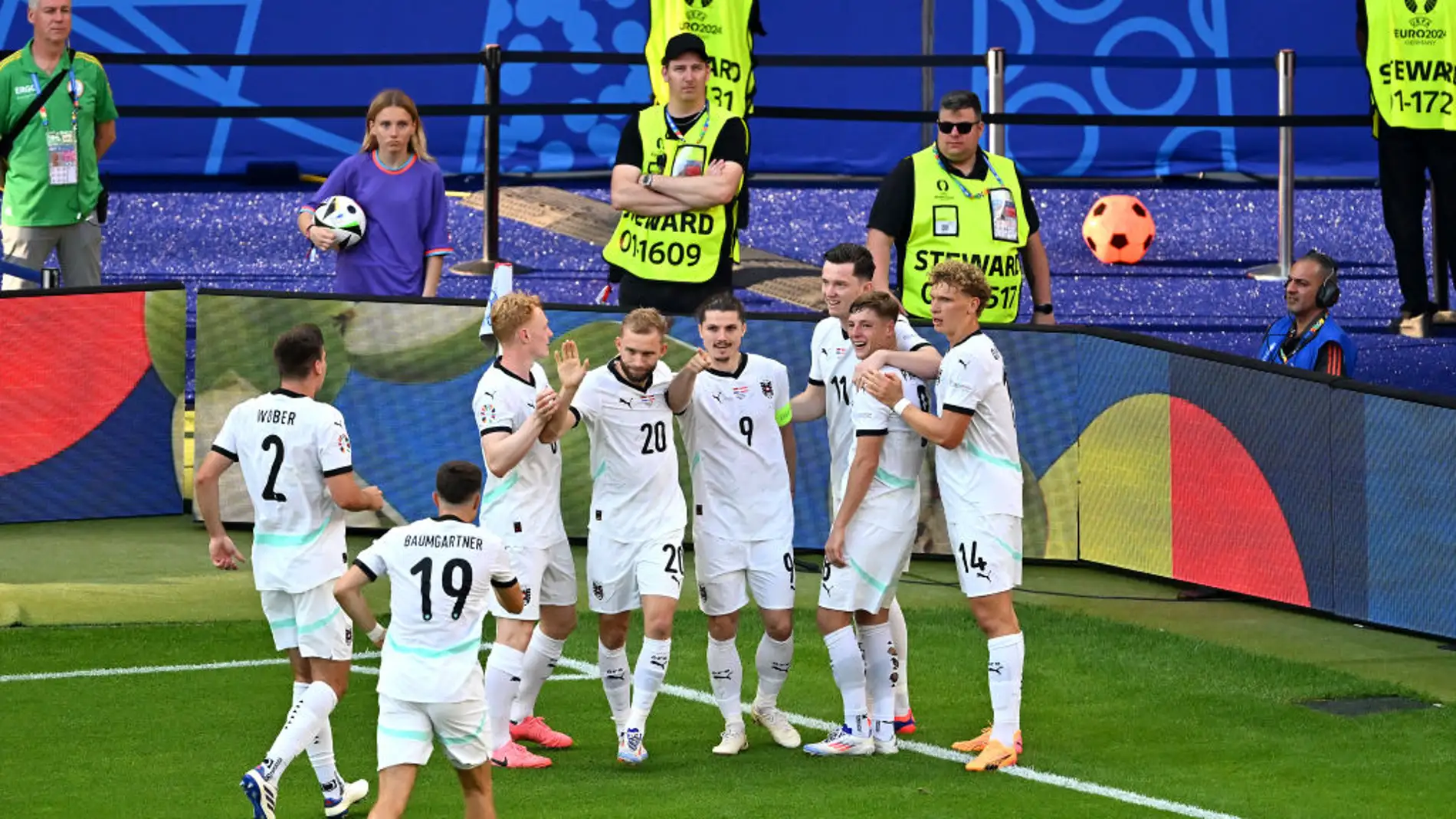Los jugadores de Austria celebran la victoria ante Países Bajos
