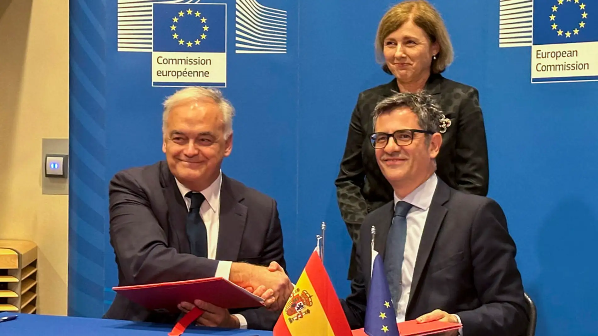  Félix Bolaños y Esteban González Pons firman el acuerdo para la renovación del Consejo General del Poder Judicial (CGPJ)