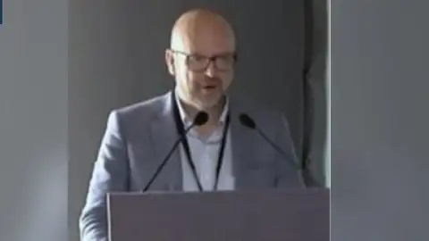 Manuel Bayón-Calatayud, médico de Rehabilitación del HUCA Manuel Bayón-Calatayud, médico de Rehabilitación del HUCA