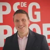 Aitor Bouza, secretario xeral del PSOE de Santiago: "A quien le corresponde ahora actuar es a la ejecutiva provincial, todos nos comprometemos a seguir las normas" Aitor Bouza, secretario xeral del PSOE de Santiago: "A quien le corresponde ahora actuar es a la ejecutiva provincial, todos nos comprometemos a seguir las normas"