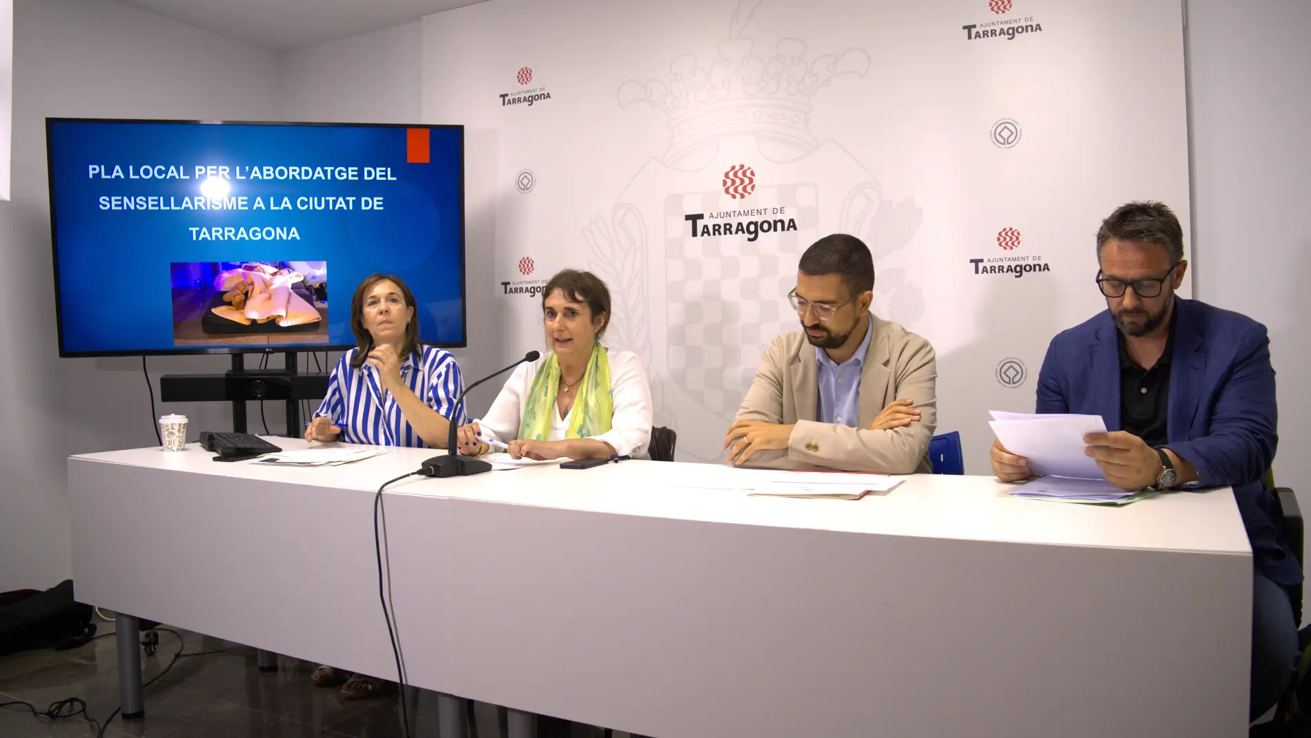 Presentació del pla local per l’abordatge del sensellarisme Presentació del pla local per l’abordatge del sensellarisme