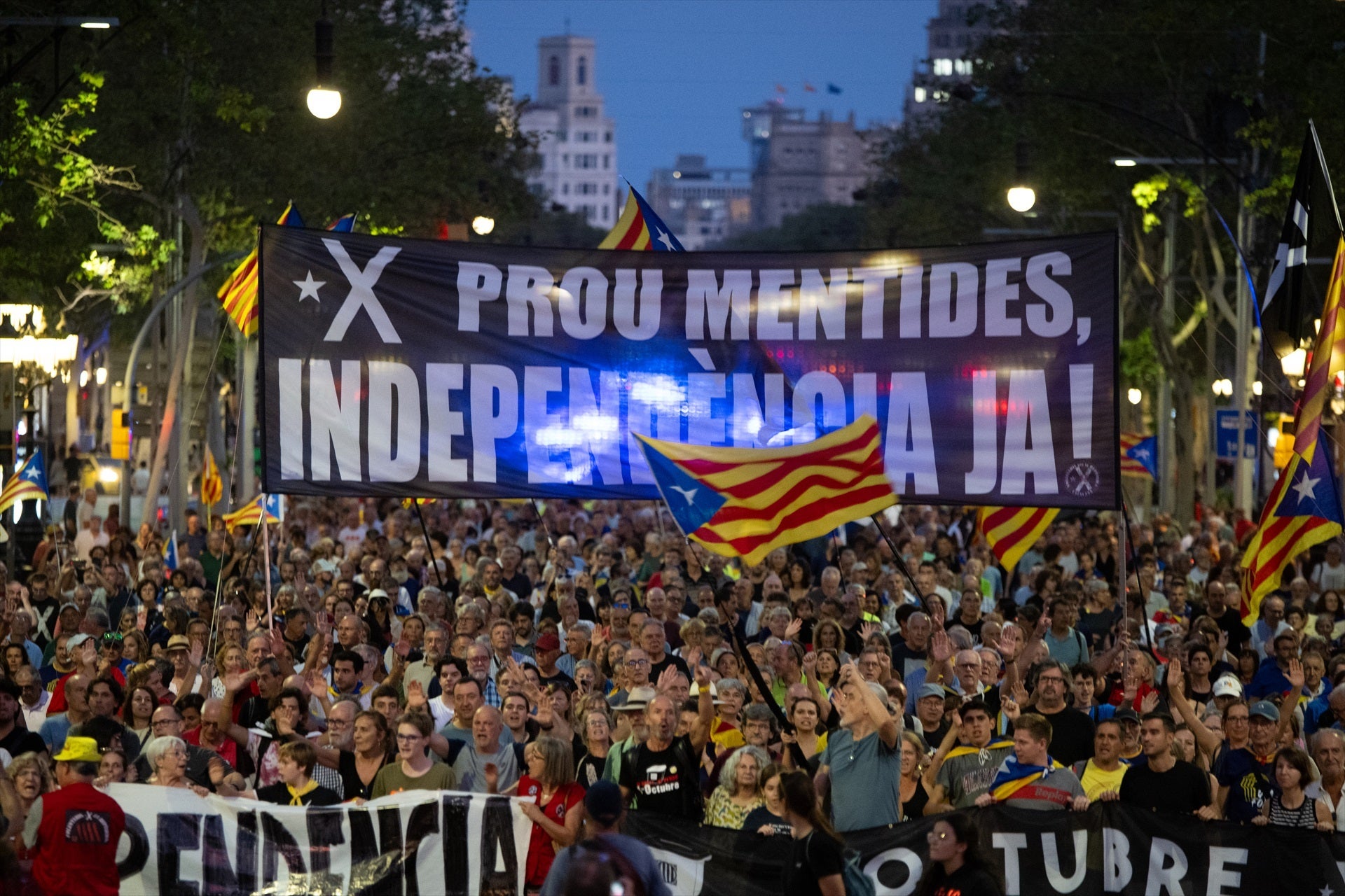 La Audiencia Nacional estudia la petición de las defensas de los CDR de suspender el juicio por la amnistía La Audiencia Nacional estudia la petición de las defensas de los CDR de suspender el juicio por la amnistía