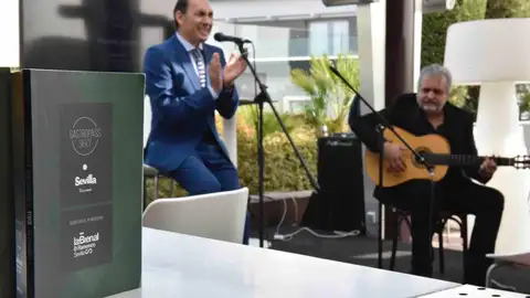Presentación de la nueva edición de la Guía Gastropass 360 dedicada a La Bienal de Flamenco de Sevilla Presentación de la nueva edición de la Guía Gastropass 360 dedicada a La Bienal de Flamenco de Sevilla