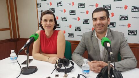 Irene Pardo y Francisco Javier Núñez, en los estudios de Onda Cero Ciudad Real