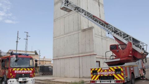 El Ayuntamiento de Badajoz destina un mill&oacute;n de euros a una nueva autoescala para el Servicio de Bomberos